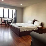 Rent Omni Tower Apartments Nana Bangkok - Prime Sukhumvit Location