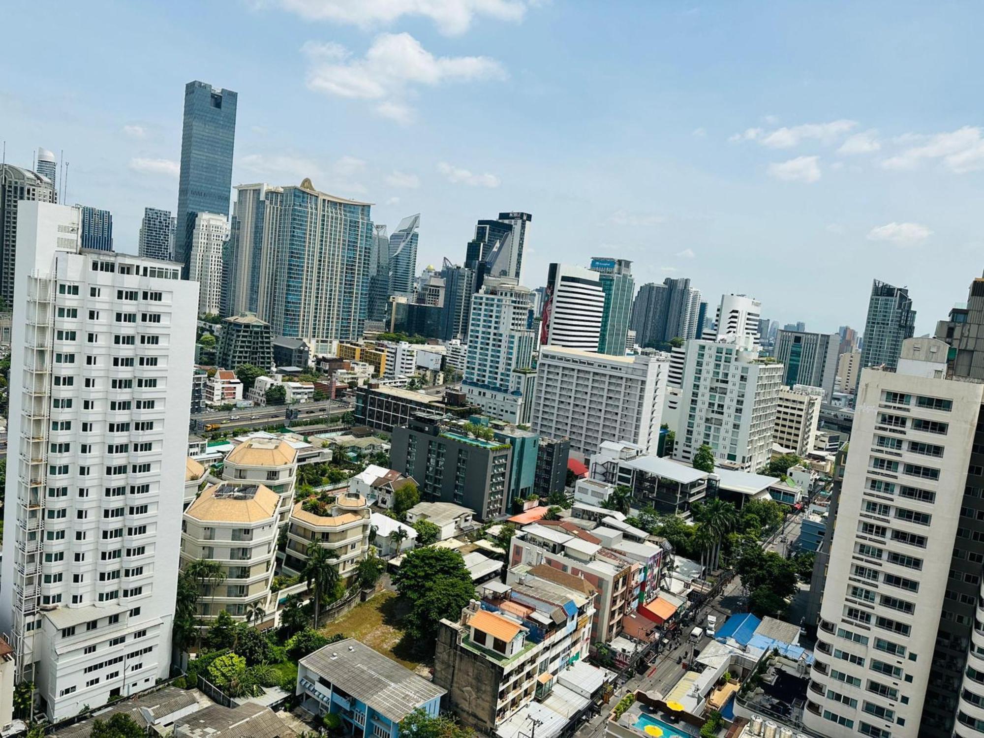 Rent Omni Tower Apartments Nana Bangkok - Prime Sukhumvit Location * Bangkok