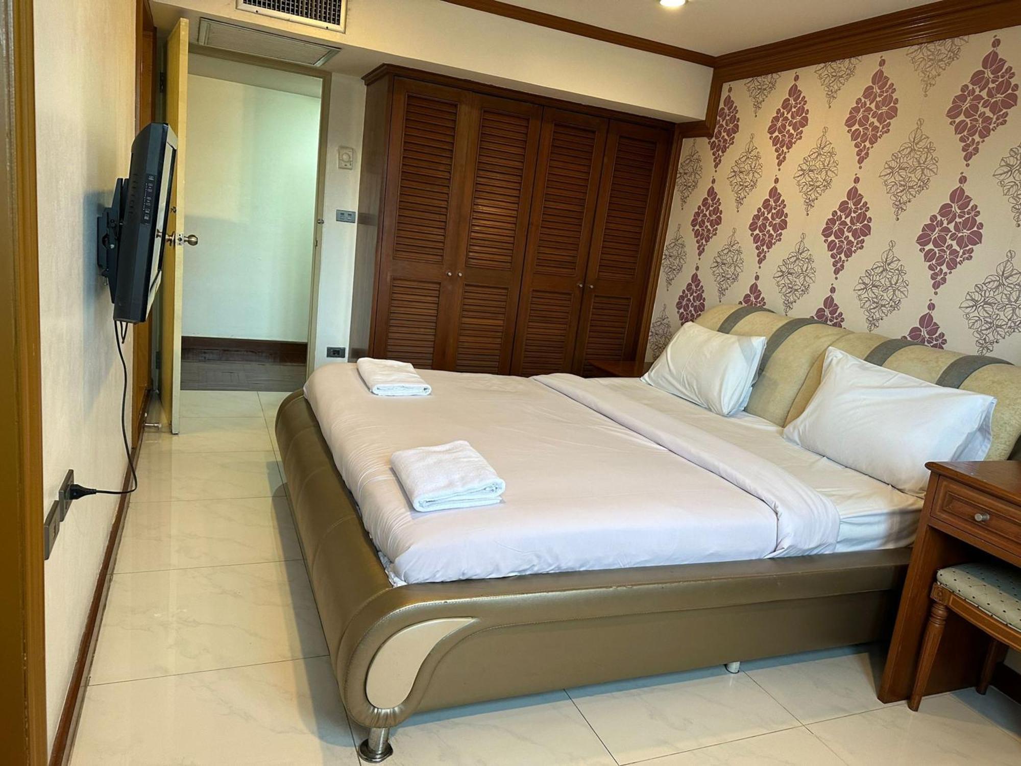 Rent Omni Tower Apartments Nana Bangkok - Prime Sukhumvit Location Appartement
