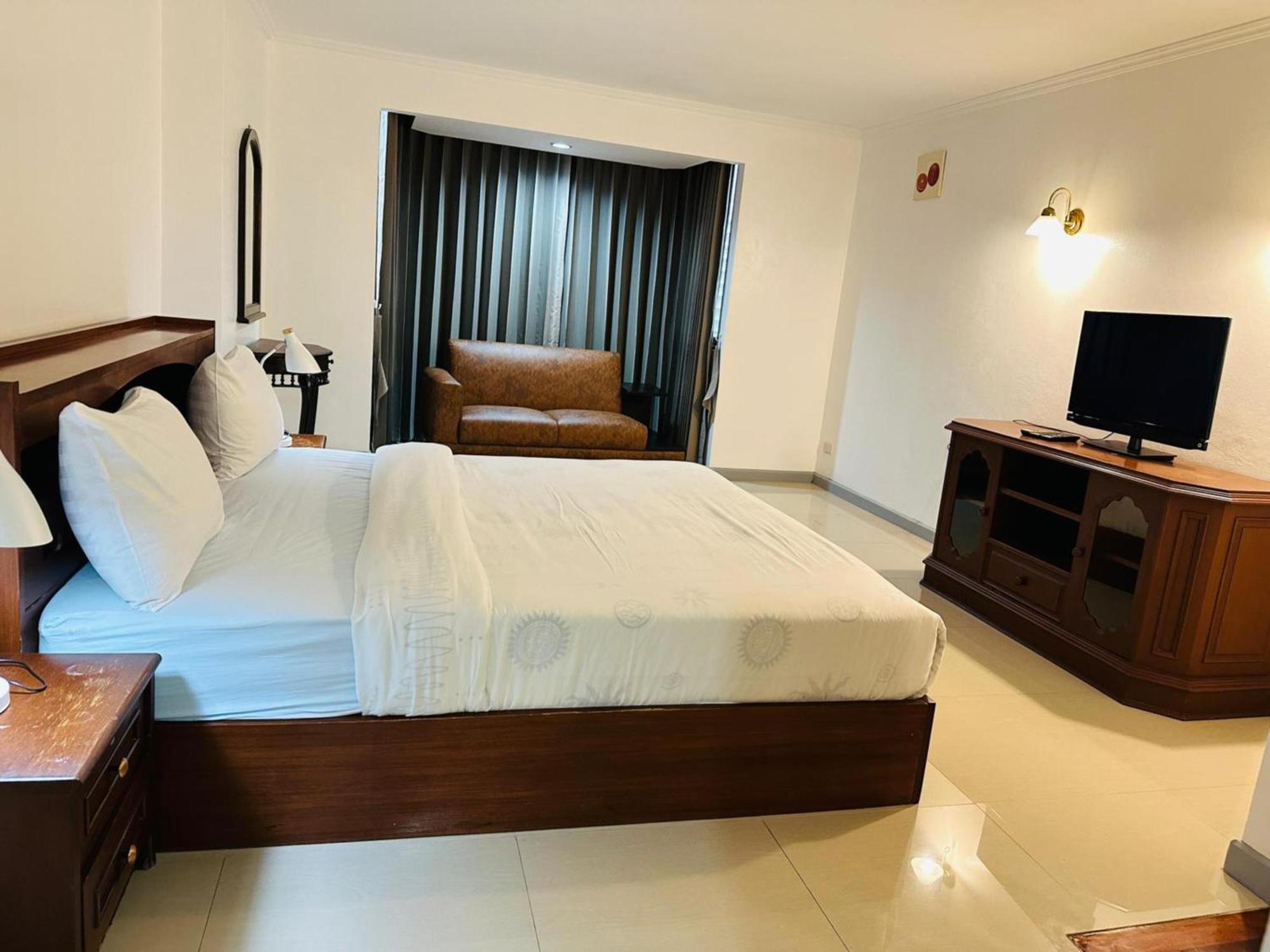 Rent Omni Tower Apartments Nana Bangkok - Prime Sukhumvit Location Appartement *
