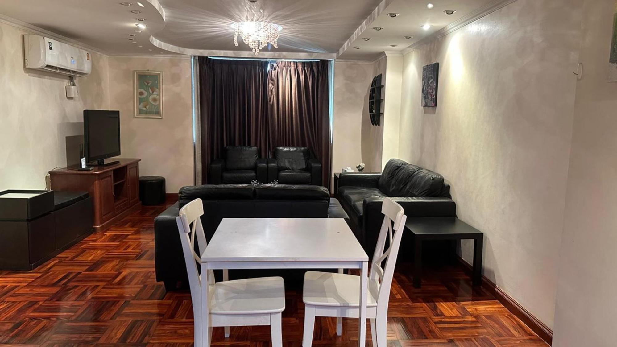 Rent Omni Tower Apartments Nana Bangkok - Prime Sukhumvit Location * Bangkok