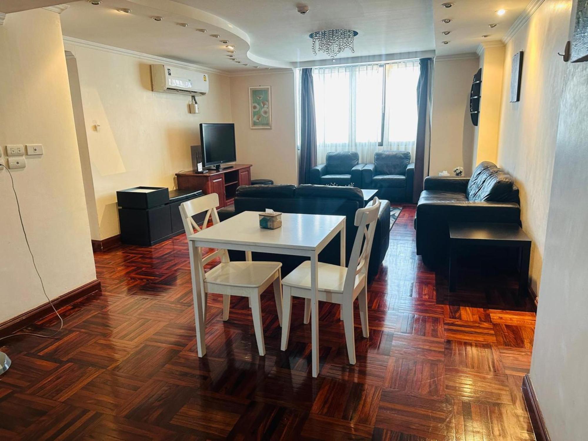 Rent Omni Tower Apartments Nana Bangkok - Prime Sukhumvit Location Bangkok
