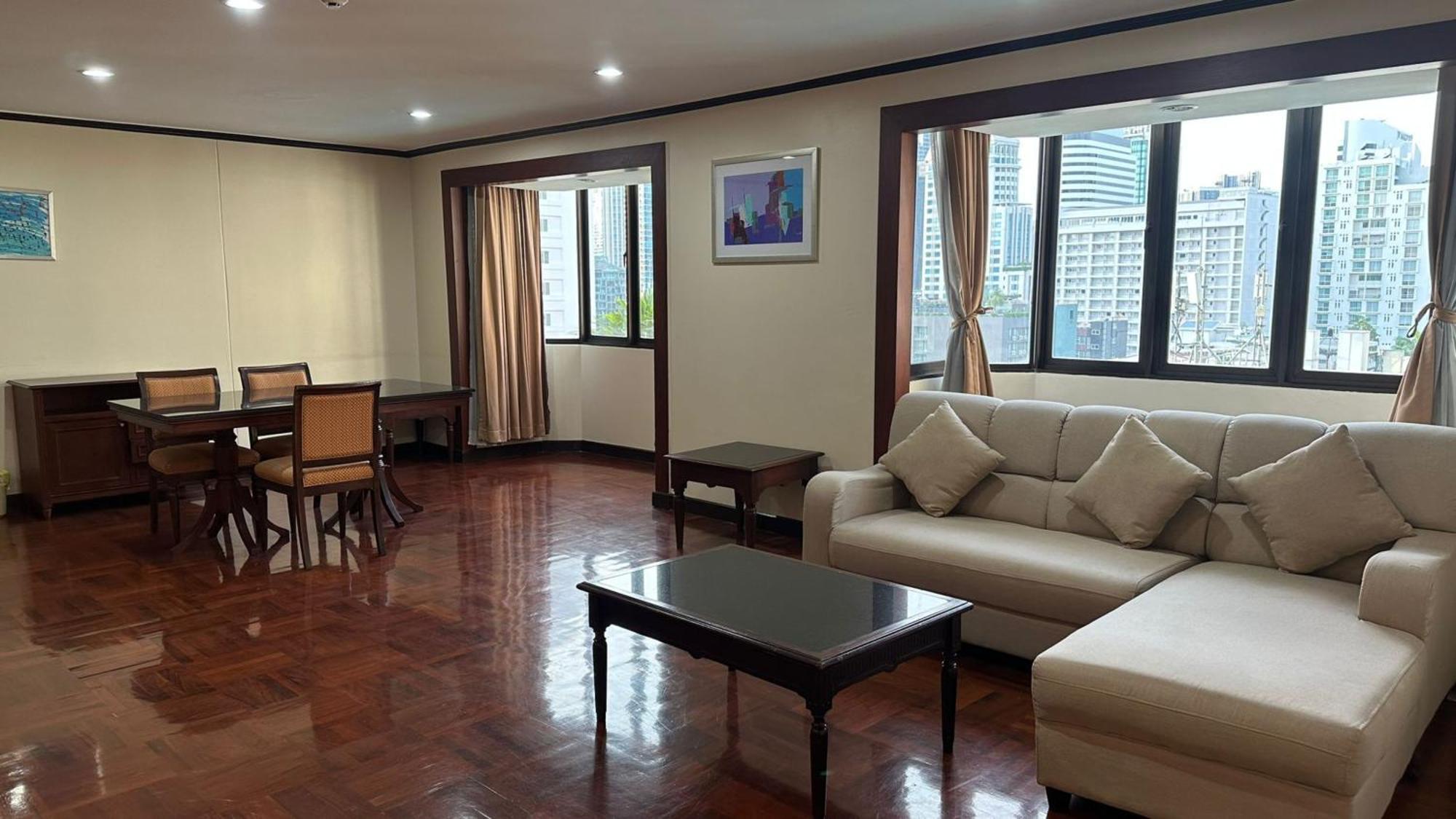 Apartment Rent Omni Tower Apartments Nana Bangkok - Prime Sukhumvit Location *