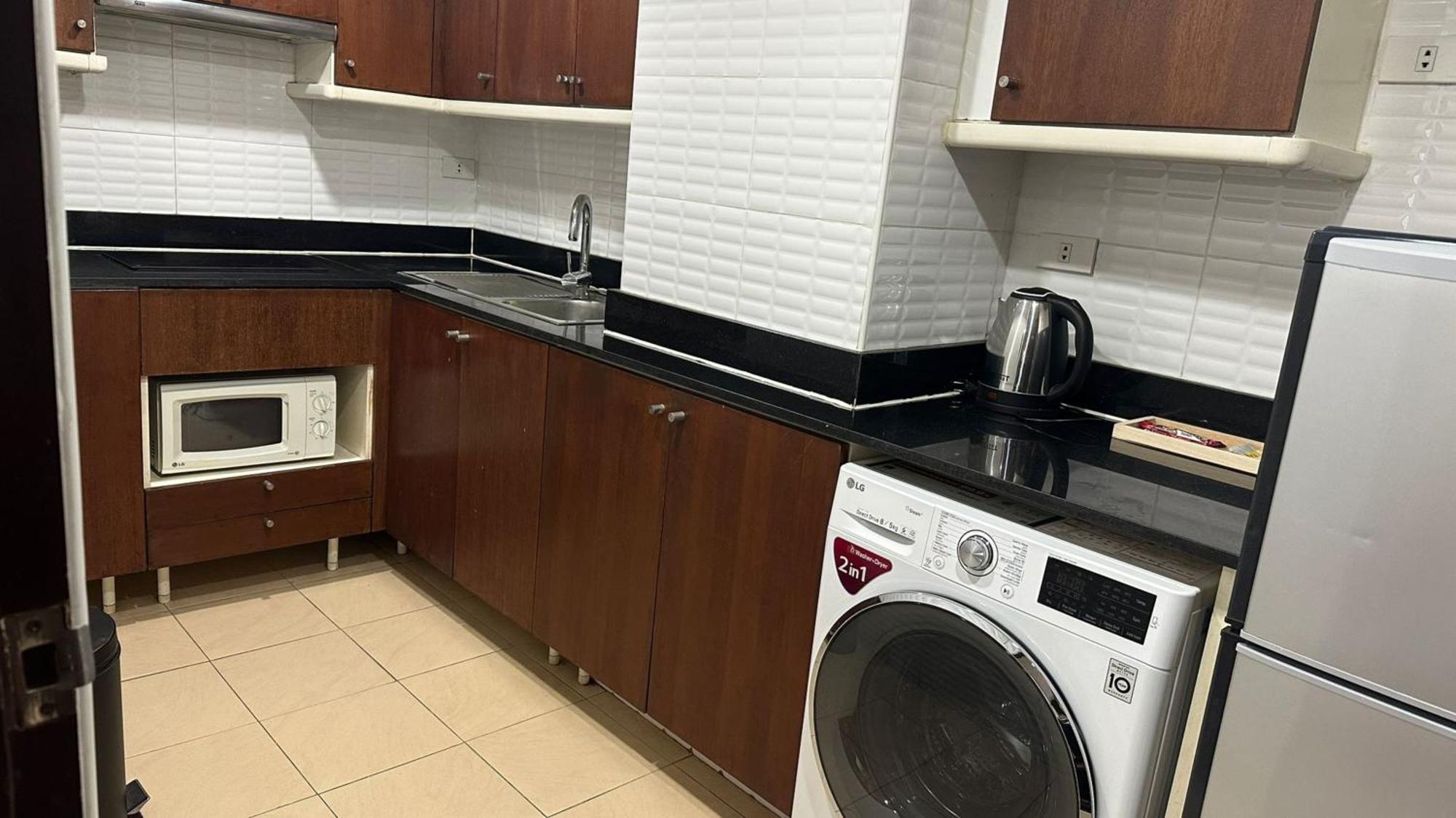 Rent Omni Tower Apartments Nana Bangkok - Prime Sukhumvit Location Appartement *