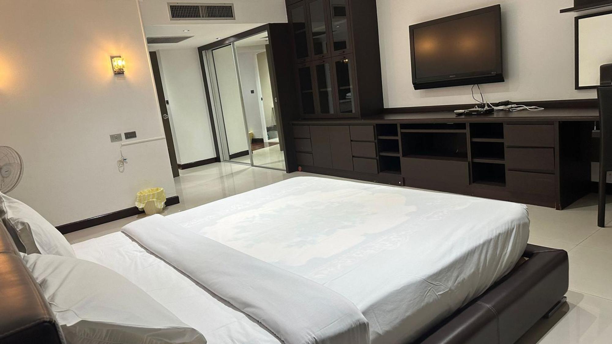 Appartement Rent Omni Tower Apartments Nana Bangkok - Prime Sukhumvit Location *
