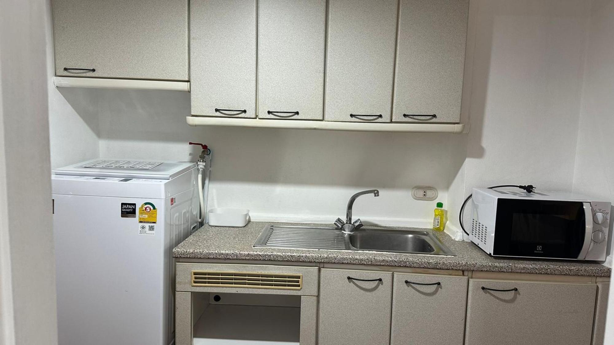 Rent Omni Tower Apartments Nana Bangkok - Prime Sukhumvit Location Appartement