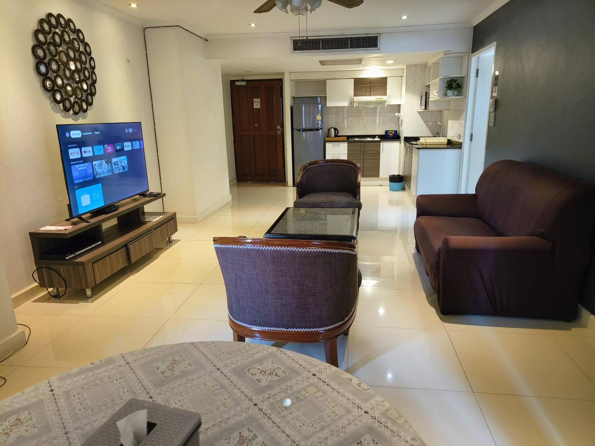 Rent Omni Tower Apartments Nana Bangkok - Prime Sukhumvit Location Bangkok