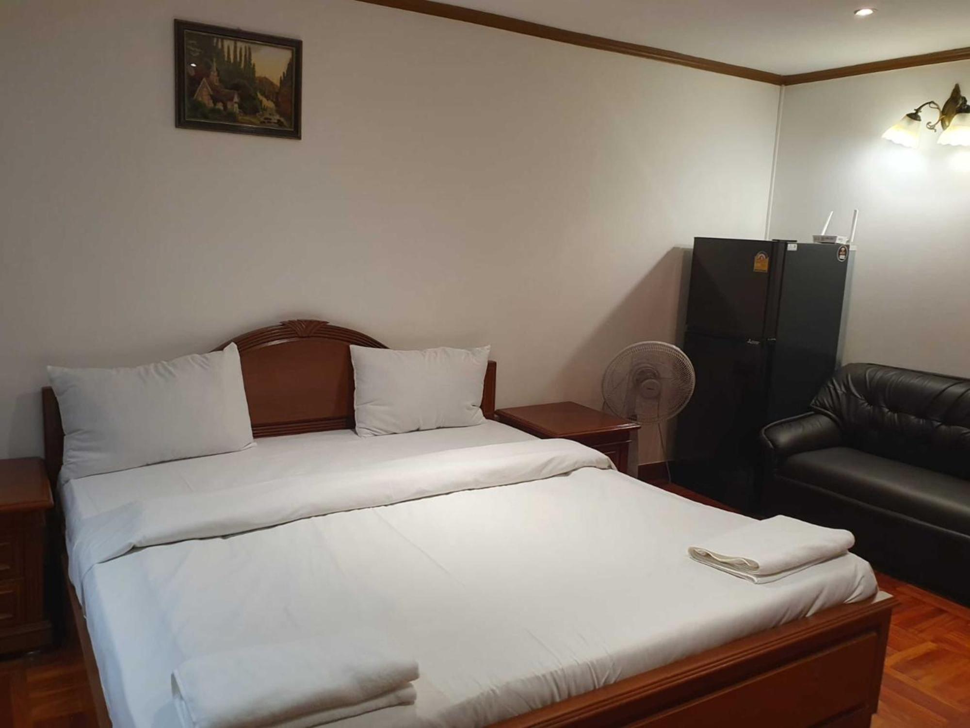 Rent Omni Tower Apartments Nana Bangkok - Prime Sukhumvit Location Bangkok