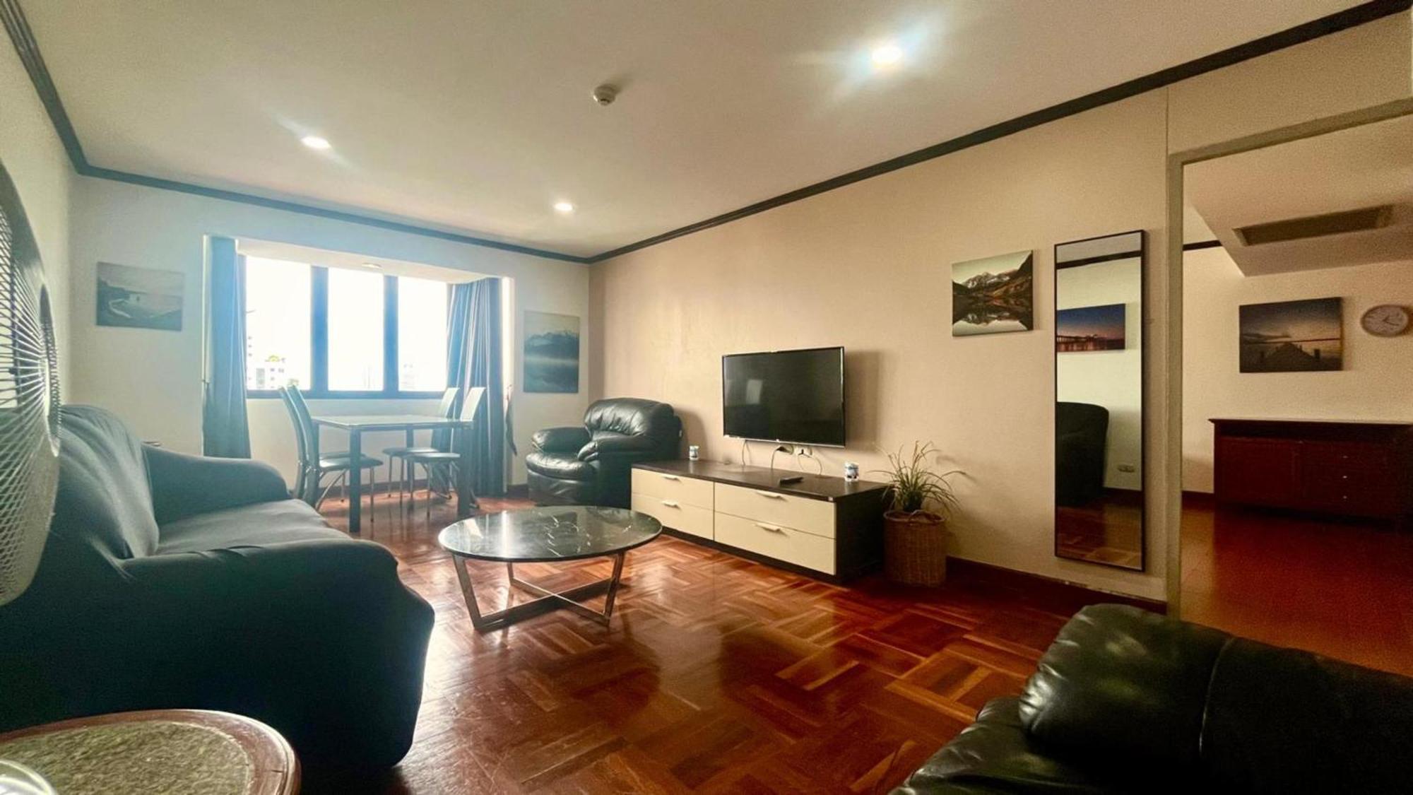 Rent Omni Tower Apartments Nana Bangkok - Prime Sukhumvit Location Bangkok