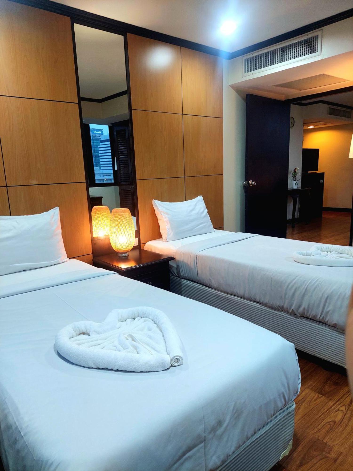 Rent Omni Tower Apartments Nana Bangkok - Prime Sukhumvit Location * Bangkok