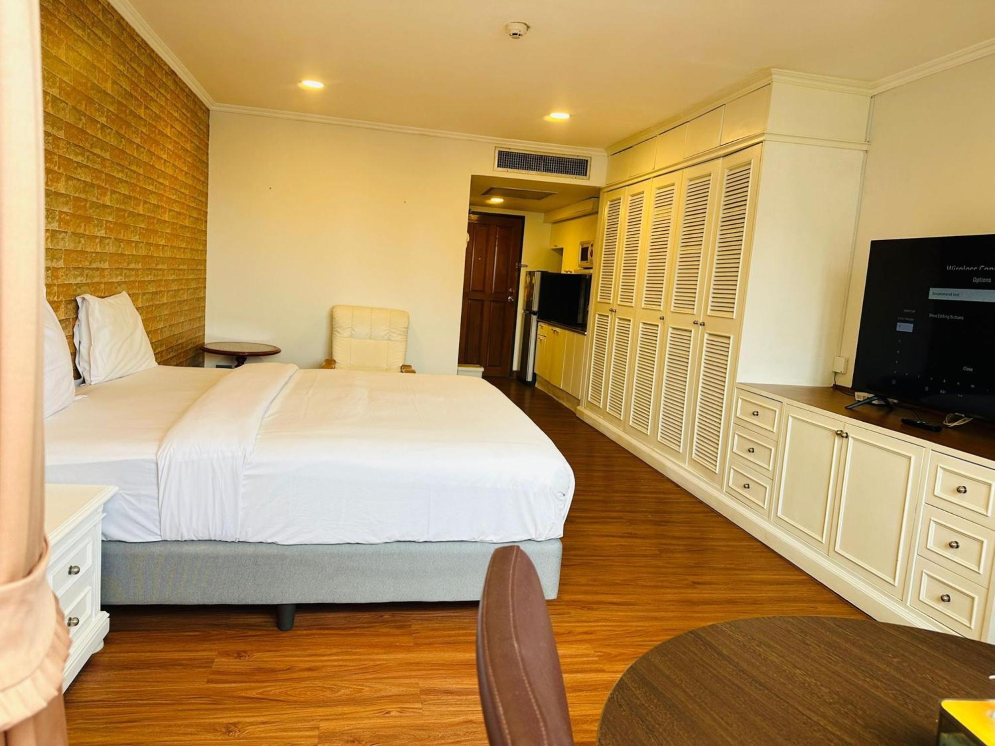 Rent Omni Tower Nana - Prime Sukhumvit Location * Bangkok